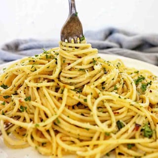 Garlic & Oil (With Pasta)